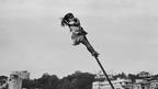 Pameran tentang kehidupan anak perempuan di India