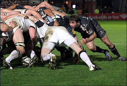 Pat Sanderson steering the Warriors scrum