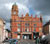 Banc Barclays, Y Drenewydd, lle gwelir plac er cof am Geraint Goodwin