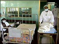 Ala hospitalar para tratamento de vítimas de Ebola