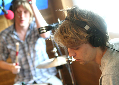 Crank up your tank with Razorlight
