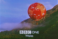 Logo newydd y BBC yn 1997