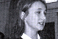 Elen yn adrodd