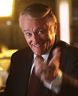 Robert Vaughn in Hustle 