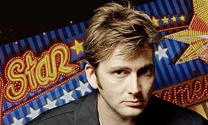David Tennant plays DI Carlisle