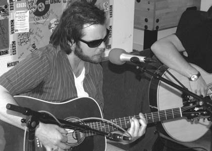Hub Session: Supergrass