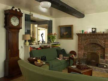 The small sitting room in 2007, photo by Steve Gorton © The Henry Moore Foundation. This image must not be reproduced or altered without prior consent from the Henry Moore Foundation.