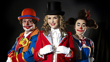 L-R: John Thomson as Geoff, Amanda Holden as Lizzie, Sophie Thompson as Helen