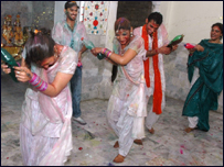 होली