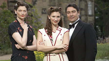 Sophie Ward, Summer Strallen and Nathaniel Parker in Land Girls