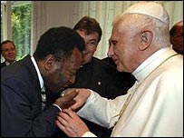 Pelé com o papa Bento 16