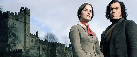 Ruth Wilson as Jane and Toby Stephens as Rochester