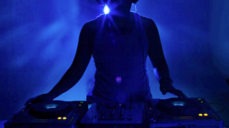 DJ