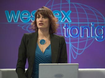 Beatrice (Sarah Parish)