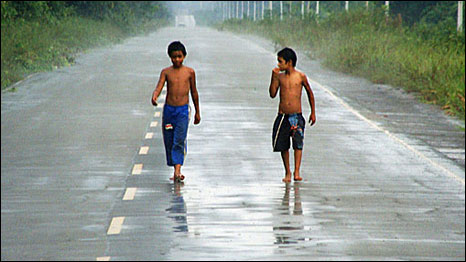 Indian tribe children on the BR-319