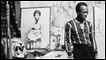 Miles Davis em sua casa, na rua 77 em Nova York, 1969 / (c) Don Hunstein/Sony Music Entertainment
