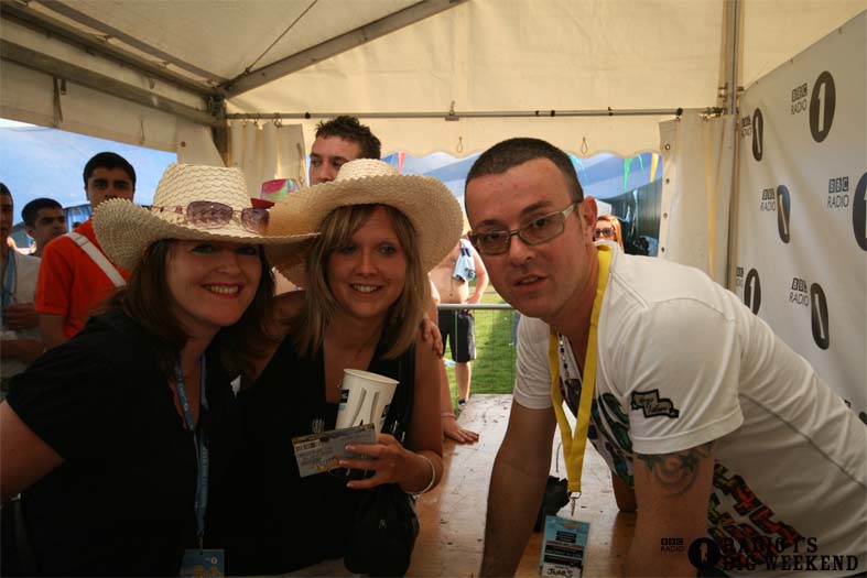 Signing sessions with Judge Jules