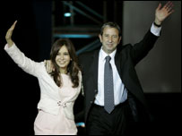 O presidente da Argentina, Néstor Kirchner, e a primeira-dama e candidata à Presidência, Cristina Fernández de Kirchner