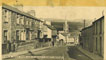 Yr hewl sy'n dod lawr i mewn i Aberdar o Faerdy dros Fynydd y Graig. Darparwyd y cerdyn post gan Jeff ac Ann Richards 
