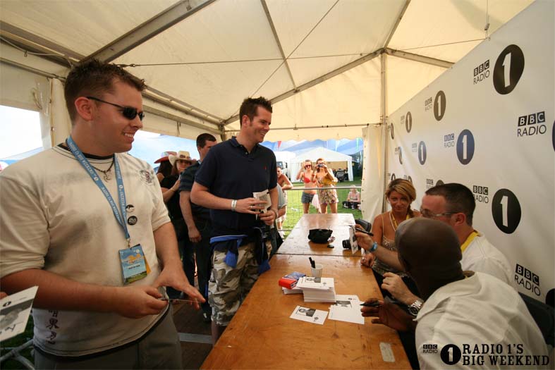 Signing sessions with Judge Jules