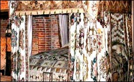 Pic: Brereton bed hanging for four-poster.