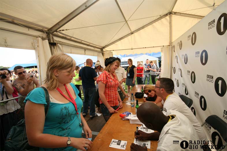 Signing sessions with Judge Jules