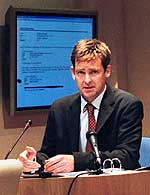 David Michaels as Alastair Campbell