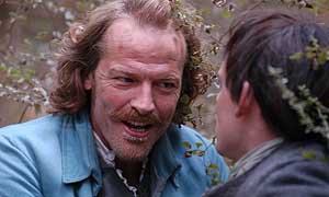 Iain Glen as Alan Breck and James Anthony Pearson as Davie Balfour