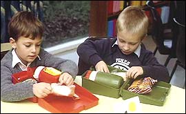 Pic: Kids eating their lunch