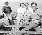 Visitors to Lee Bay on Bill Cooks Boat, photo courtesy of Alan Kift. 