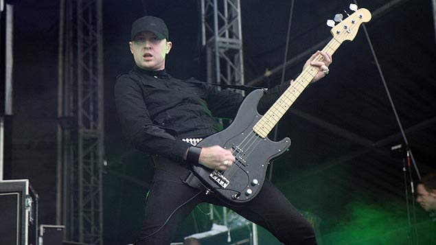 Gareth holds his pose...