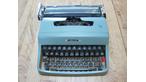 Portable typewritter - Olivetti Lettera 