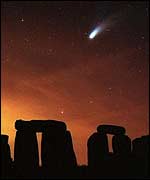 Picture: Comet Hale Bopp over Stonehenge