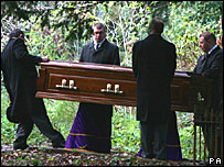 Funeral do ex-espião russo Alexander Litvinenko em Londres (foto: Cathal McNaughton/POOL/PA)