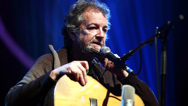 Andy Irvine live at the Old Fruitmarket. Photo by John Lewis.
