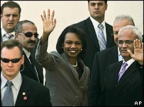Condoleezza Rice é recebida por autoridades palestinas na Cisjordânia