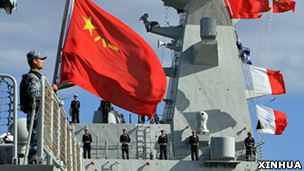 參與阿丁灣護航工作的中國海軍護航編隊船艦在阿爾及利亞首都阿爾及爾停靠(新華社圖片2/4/2013)