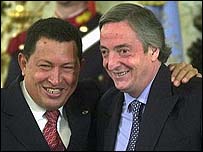 Venezuela lideri Chavez (solda) ve Arjantin lideri Kirchner 