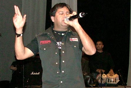 Manak-E during rehearsals 