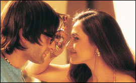 Saif Ali Khan & Rani Mukerjee in Hum Tum
