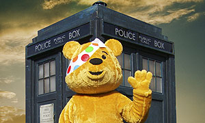 Pudsey outside the Tardis