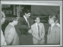 Ông John Kerry trong một chuyến thăm Việt Nam