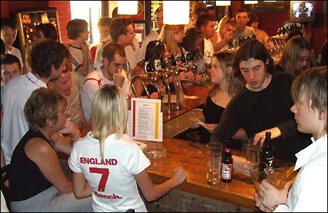 Summer drinkers at Vines in Derby