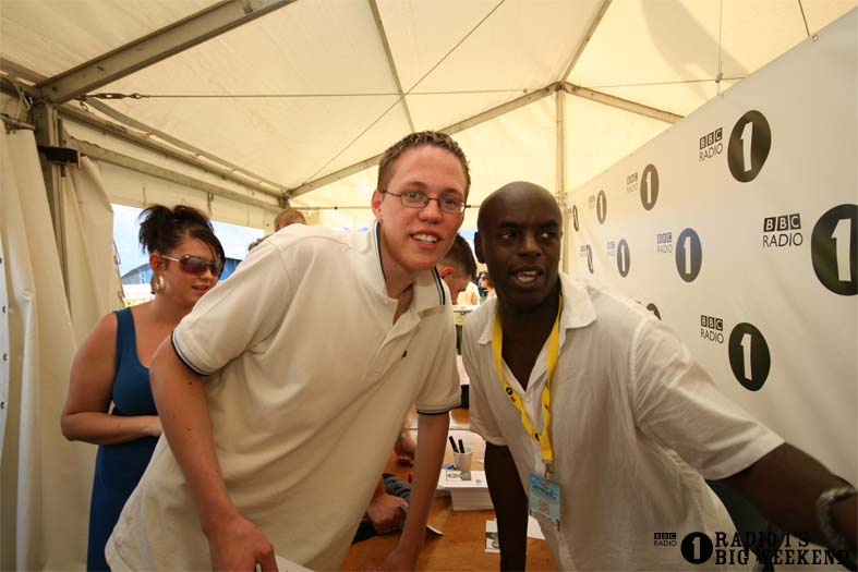 Signing sessions with Judge Jules