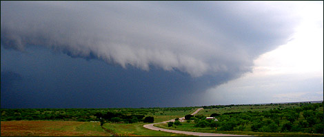 Supercell Thunderstorm with Gust Front shelf cloud