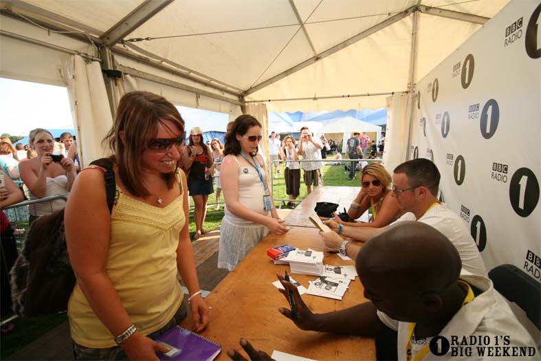 Signing sessions with Judge Jules