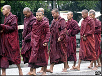 Sư sãi Miến Điện biểu tình phản đối chính phủ