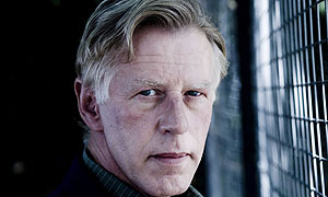 Phil Davis is Mic Danes