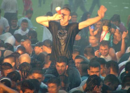 Bradford crowd in the rain