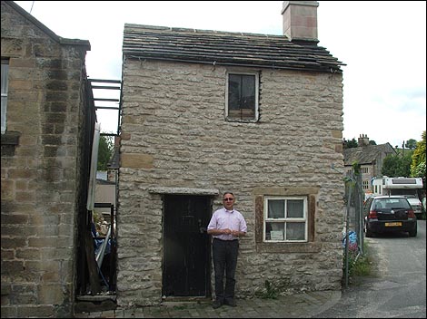 Thimble Hall: the World's smallest detached house